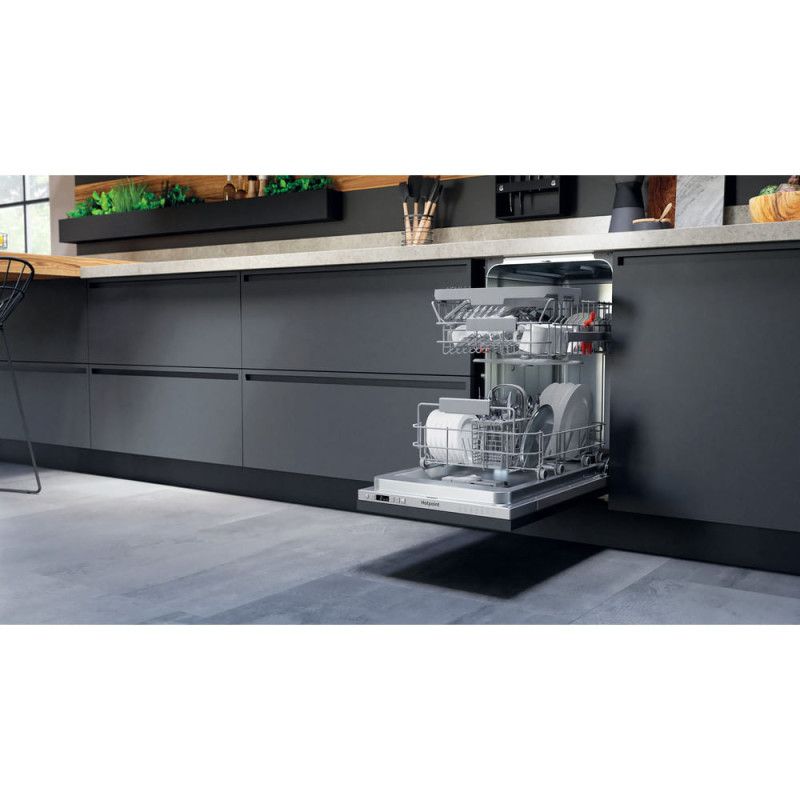 Hotpoint HSIC 3M19 C UK N
