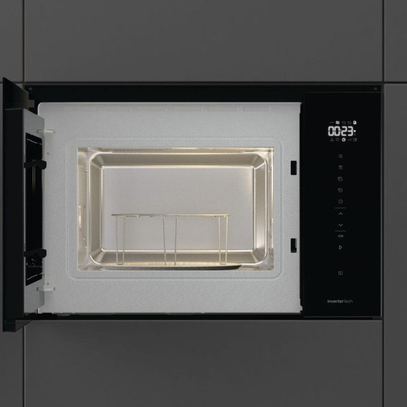 Hisense Built in 25 L microwave with grill. Inverter technology ensures even heating, while microwave + grill combines speed an…
